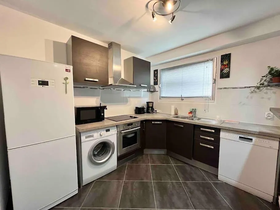 Appartement Pres De Paris , Creteil Soleil, Metro 8 Prefecture